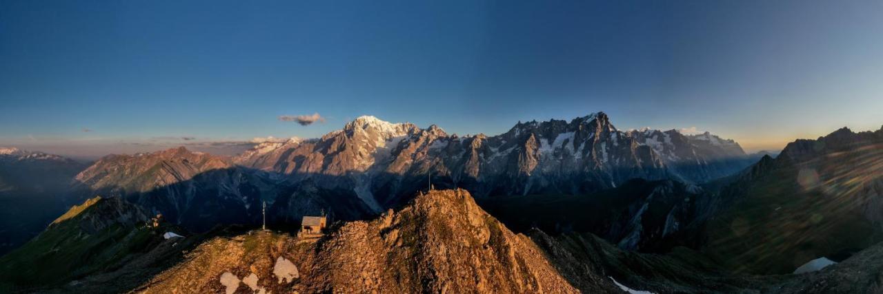 Luminosissimo Appartamento Nel Centro Di Aosta Exterior foto